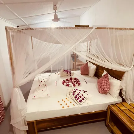 Swiss Kiss Beach Resort Uppuveli Exterior photo